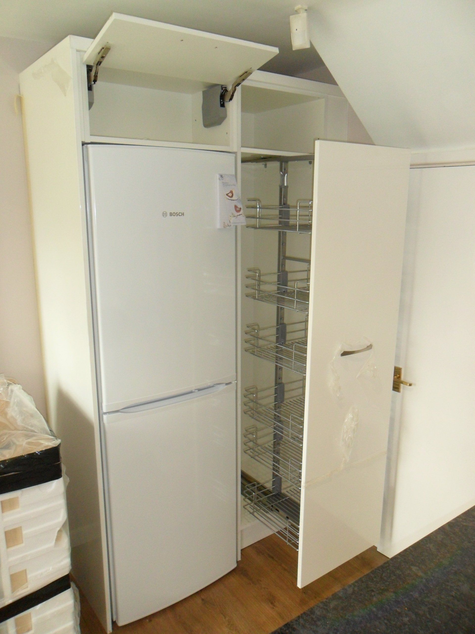 kitchen gloss white pull-out larder fridge freezer