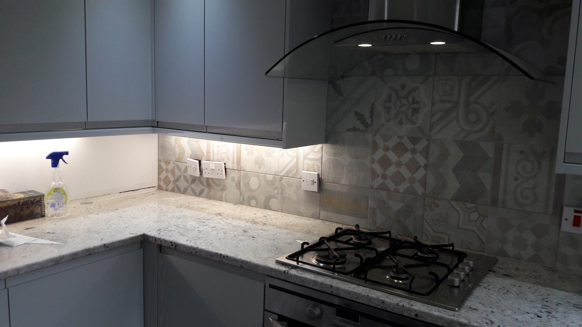 #cascata, #morpeth, #northumberland, #kitcheninstaller, #bathroominstaller, #bathroom, #kitchen #whitegranite, #granite, #patternedwalltile #patterntile