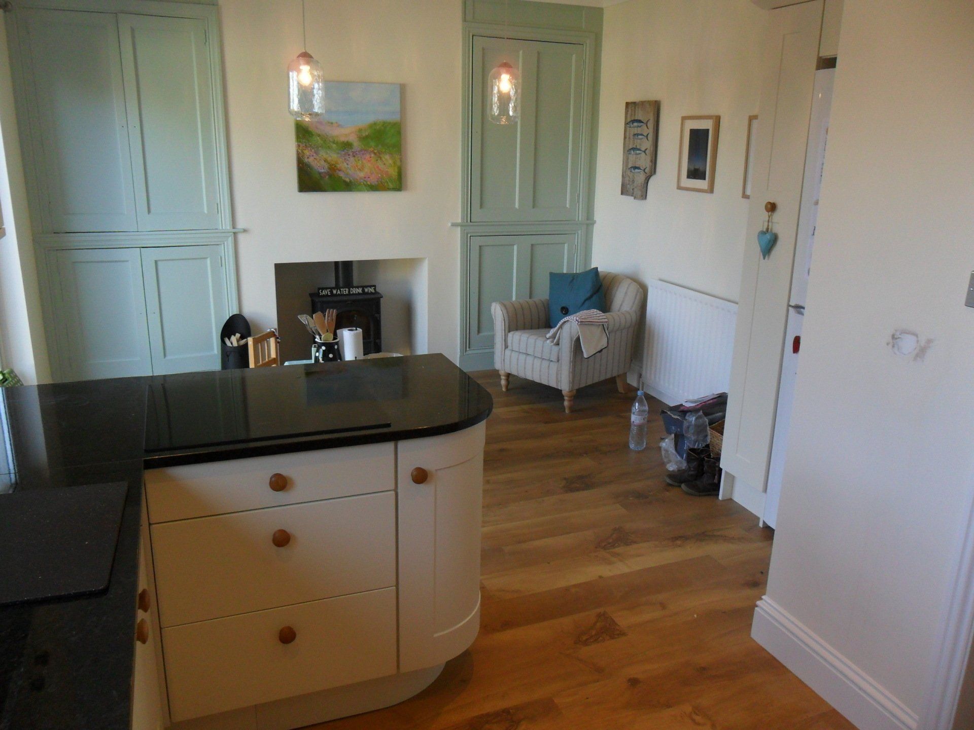 shabby chic cream kitchen oak knobs traditional style oak LVT amtico flooring