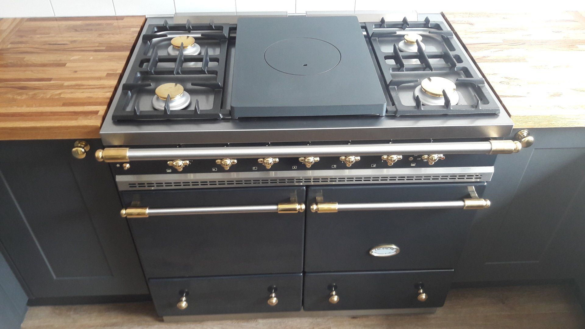 new kitchen traditional oak tops antique brass large oven