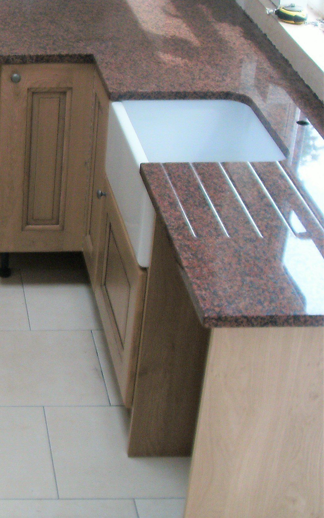 traditional kitchen solid oak balmorral granite cream floor tile