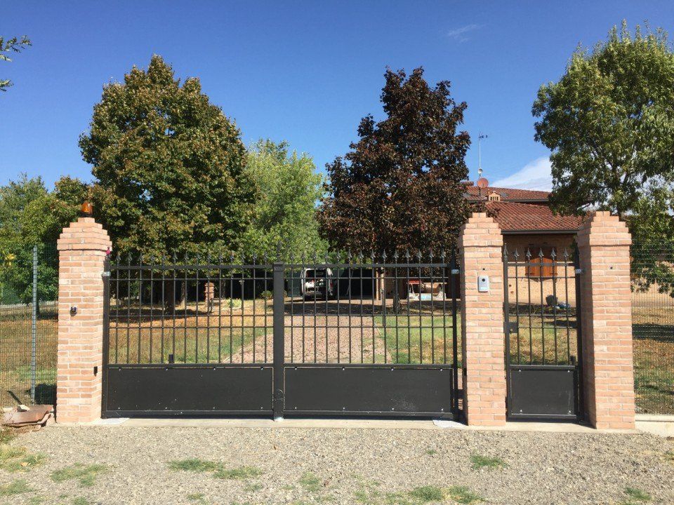 Recinzione in ferro in una villa