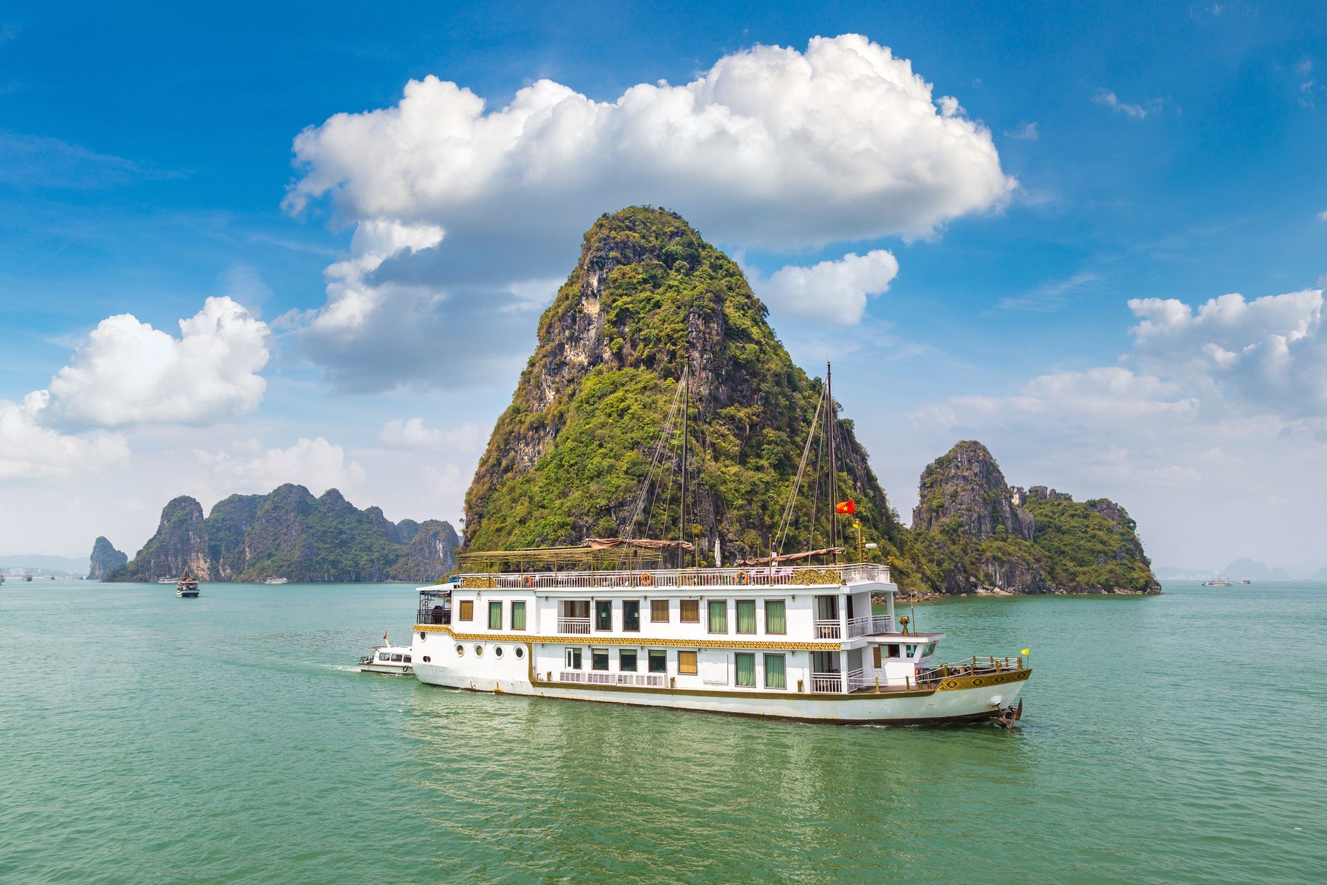 ha-long-bay-cruise