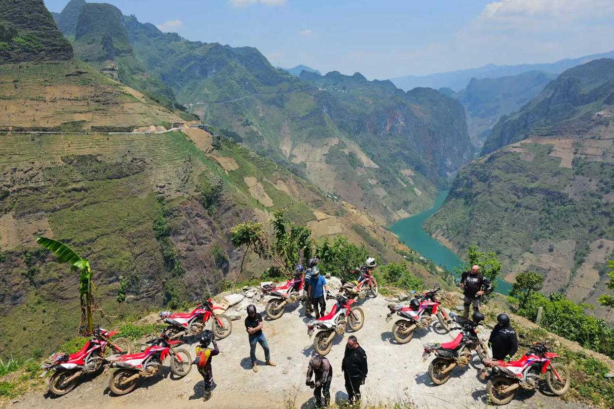 ha-giang-loop-motorbike