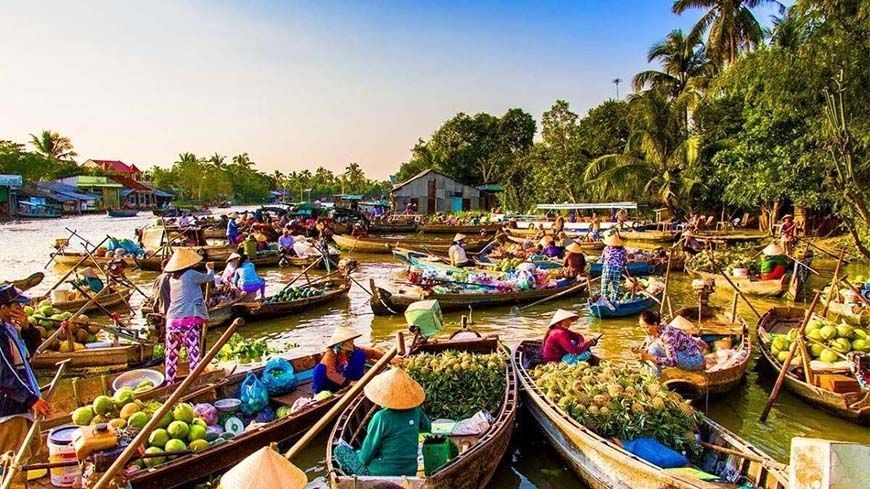 floating market in Mekong Delta