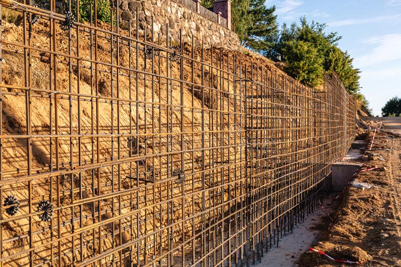 Retaining wall building process Riverside CA