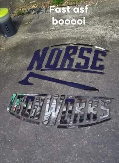 A sign that says norse tech works on it.