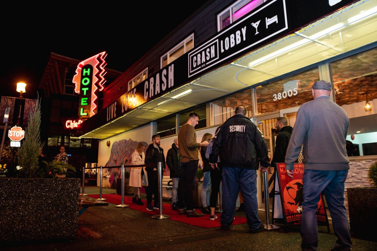 Home Crash Hotel Squamish