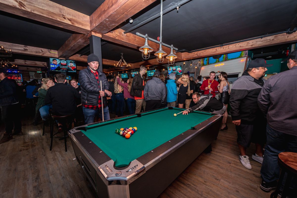 Home Crash Hotel Squamish