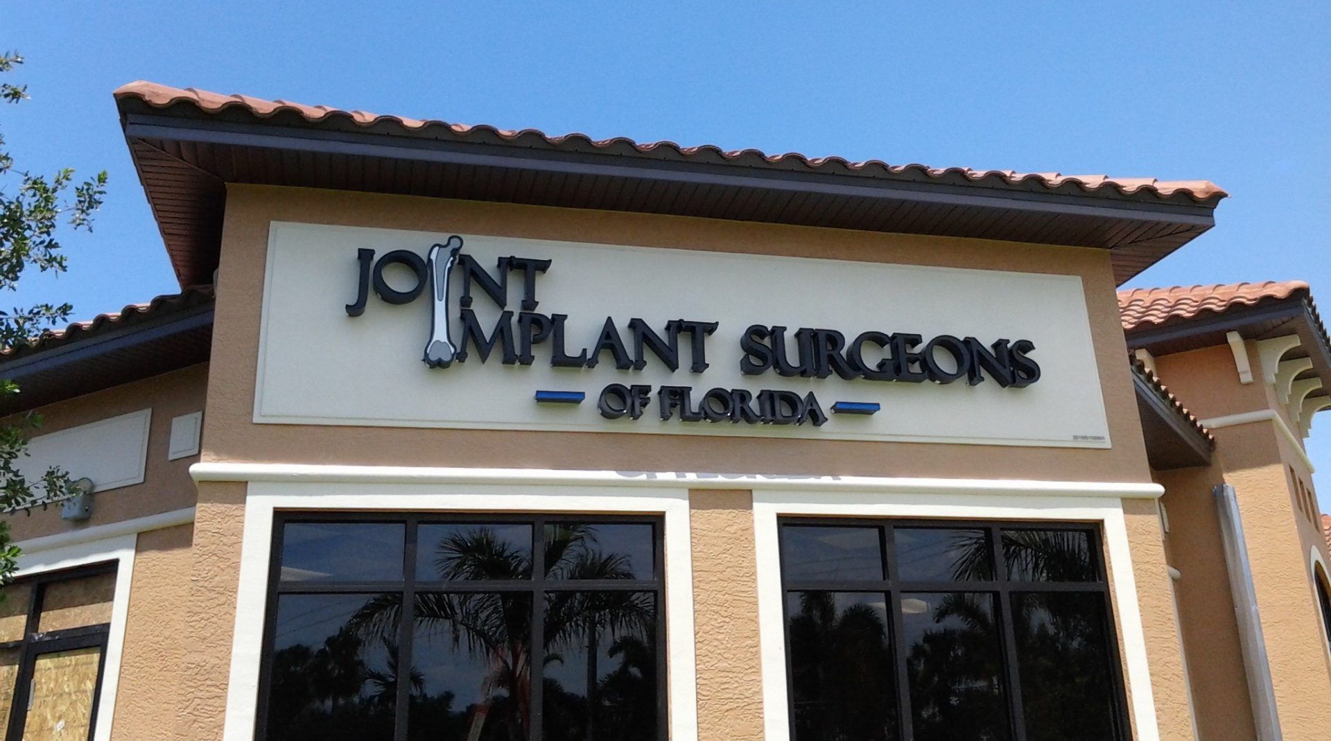 A sign for joint implant surgeons of florida