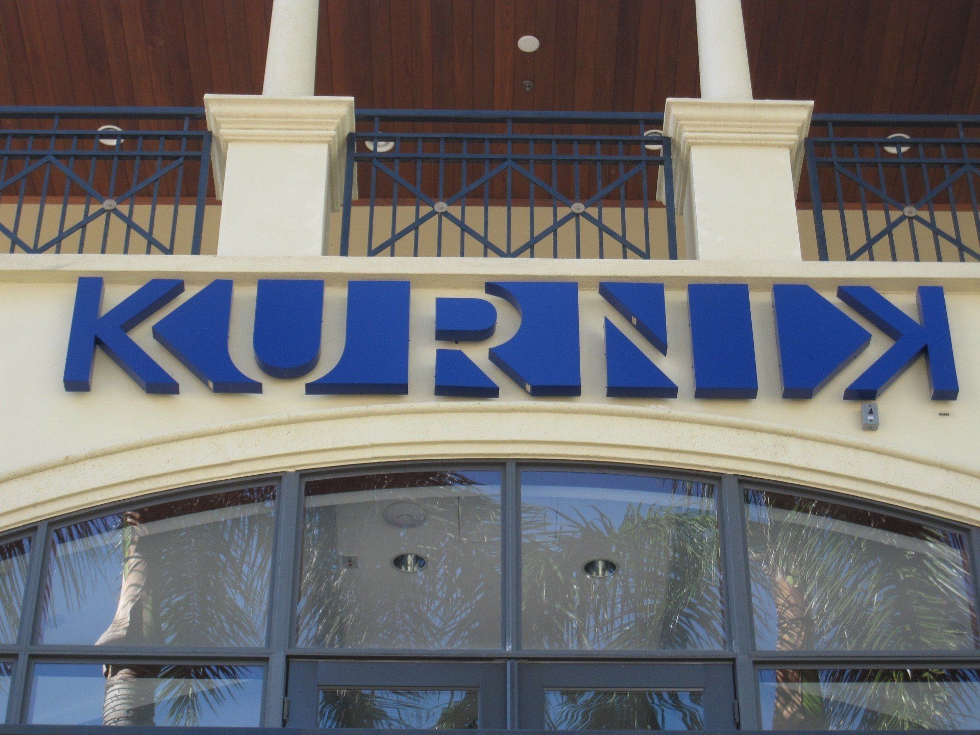 A building with the word kurix on it