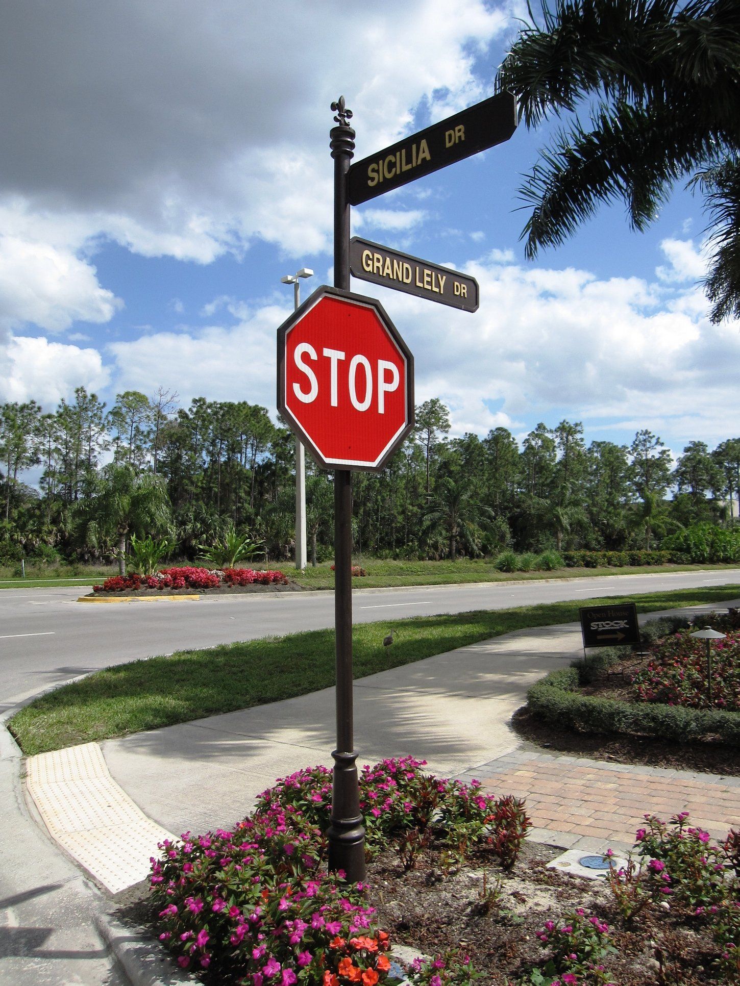 Street & Traffic Signs | Lykins - Signtek