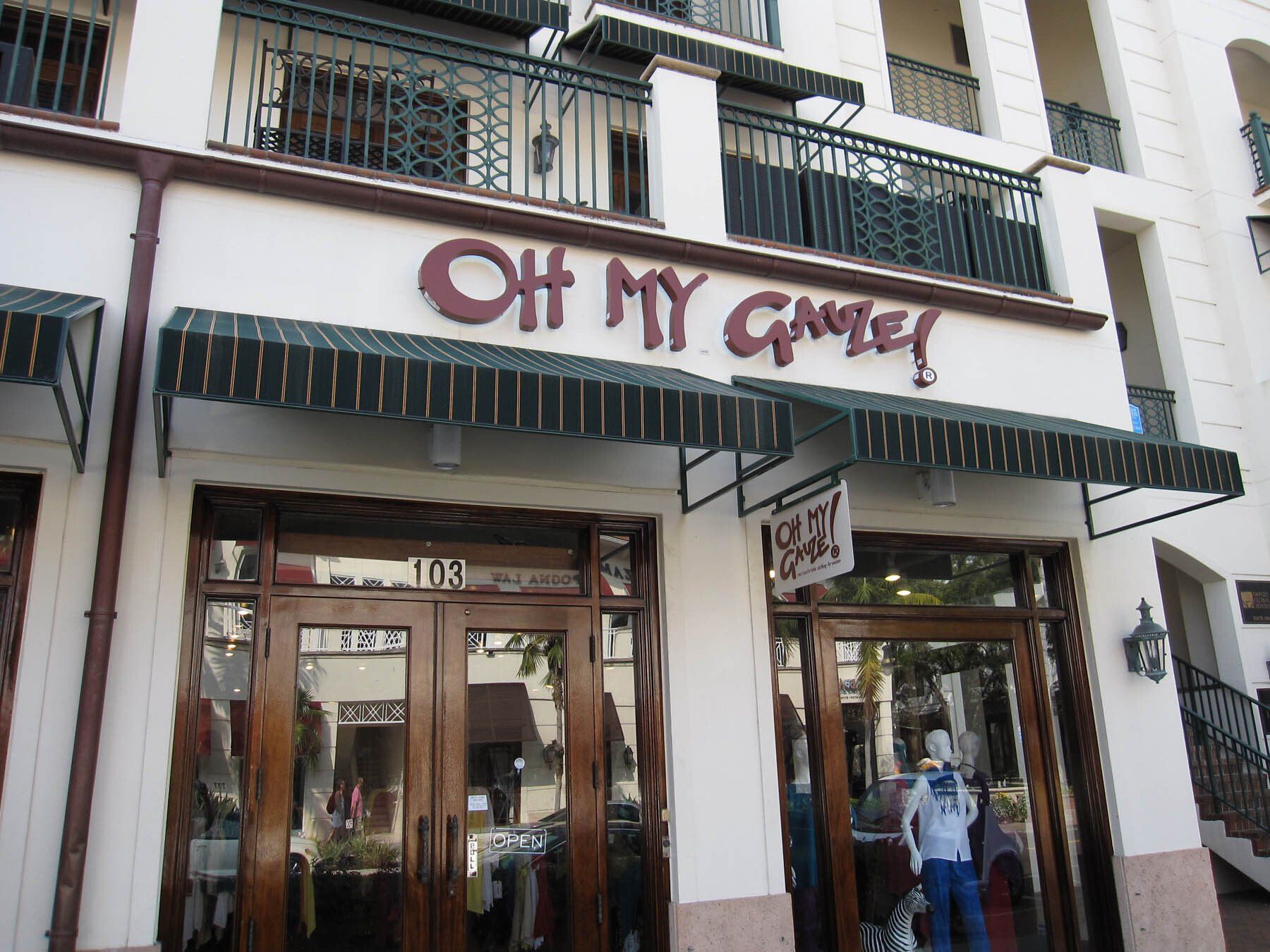 A store front with a sign that says