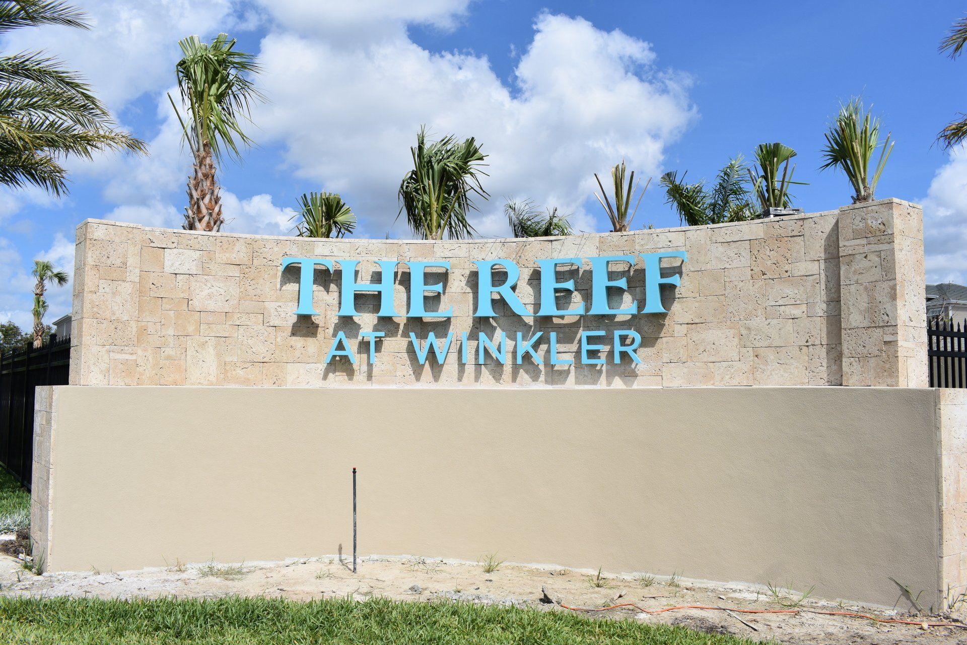 A sign that says the reef at winkler on it