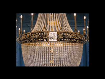 lampadario in cristallo decorato