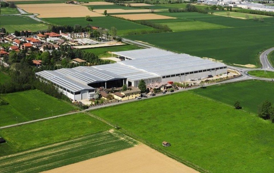 Deposito di materiali ferrosi dall'alto