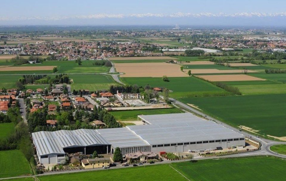 Deposito di materiali ferrosi dall'alto