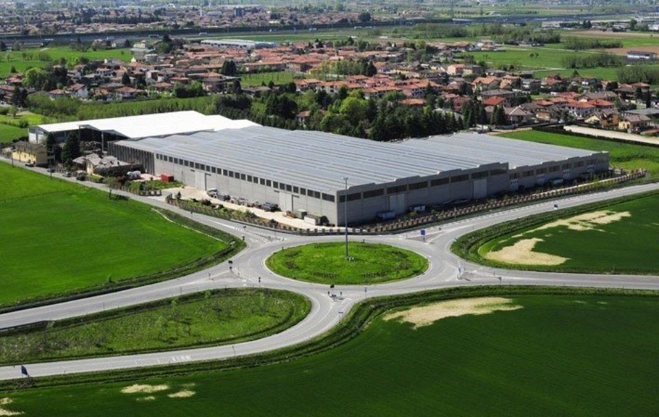 Deposito di materiali ferrosi dall'alto