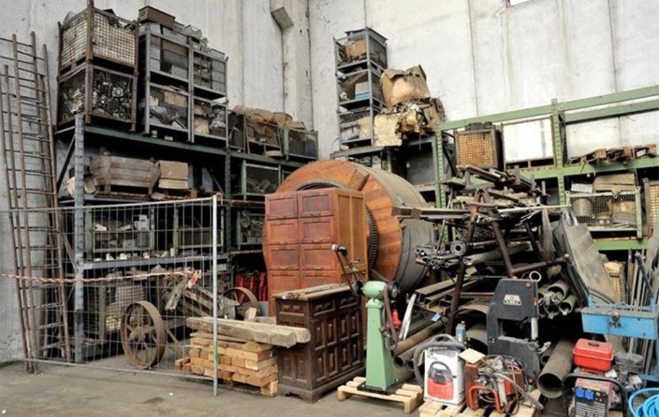 Deposito di rottami metallici