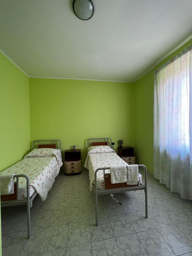 camera doppia con letti gemelli 3