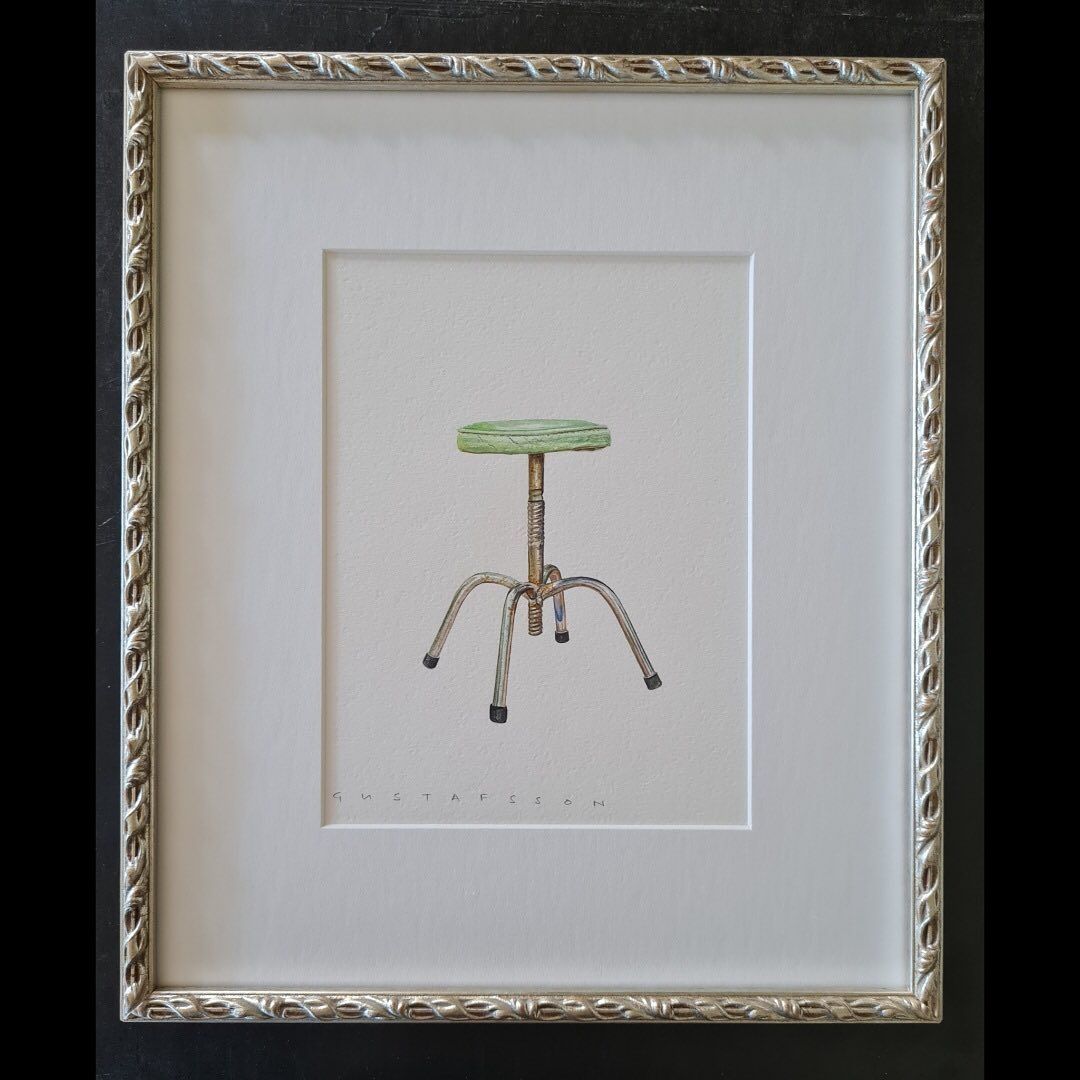 A Picture of a Green Chair in a Silver Frame — Next Level Picture Framing In Ballina, NSW