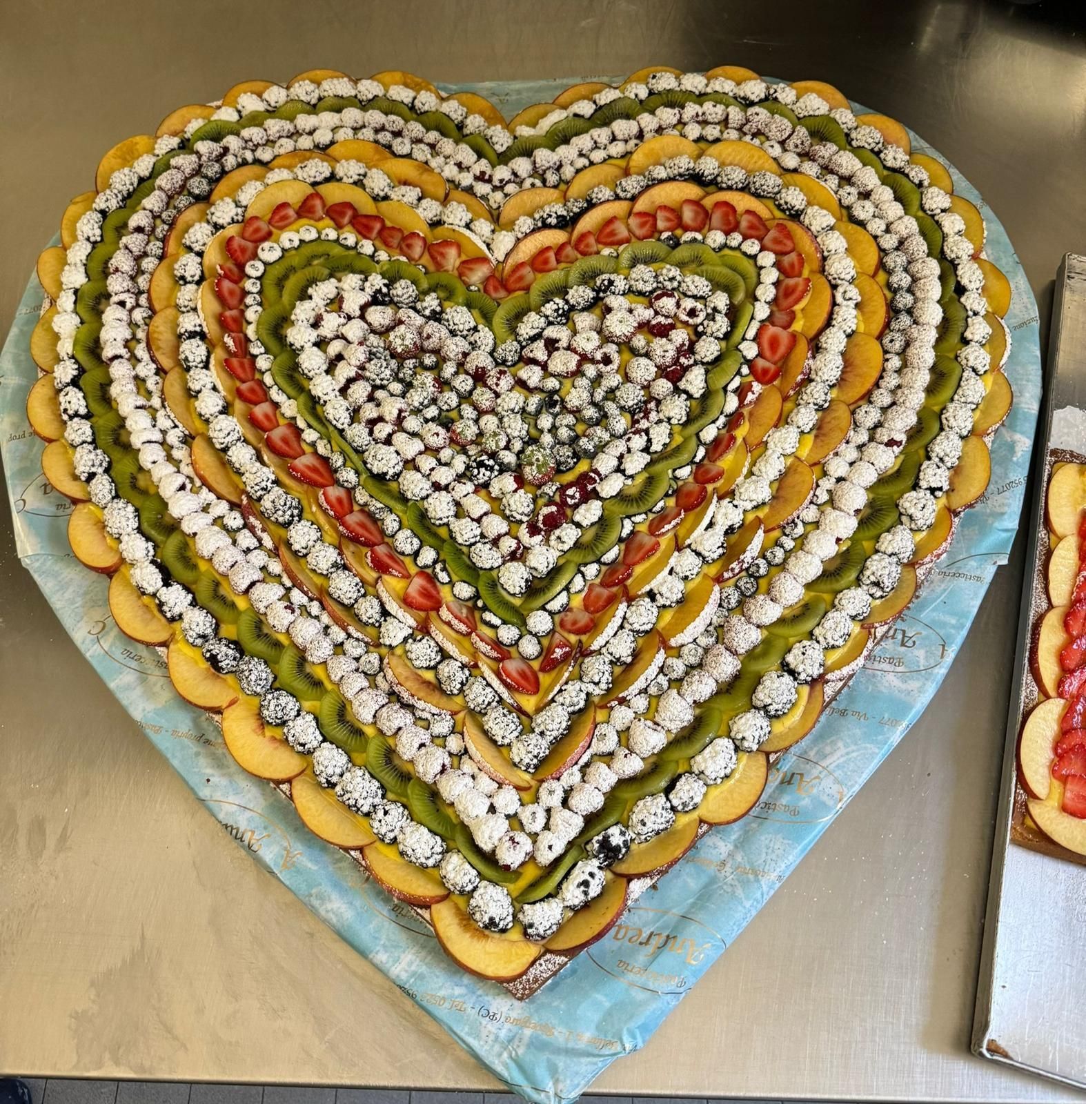 torta a cuore frutta Pasticceria Andrea Rivergaro Piacenza