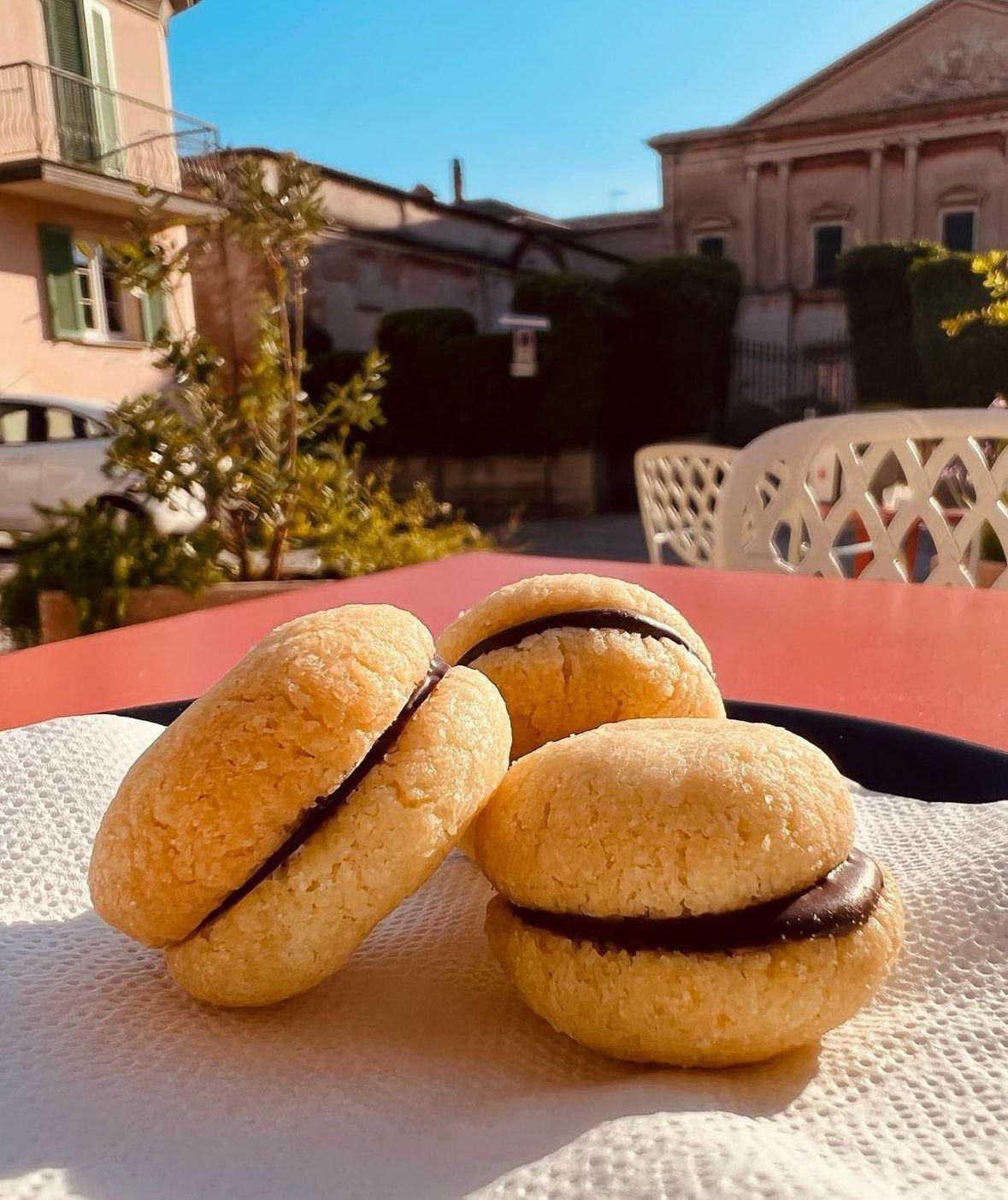 baci di dama Pasticceria Andrea Rivergaro Piacenza