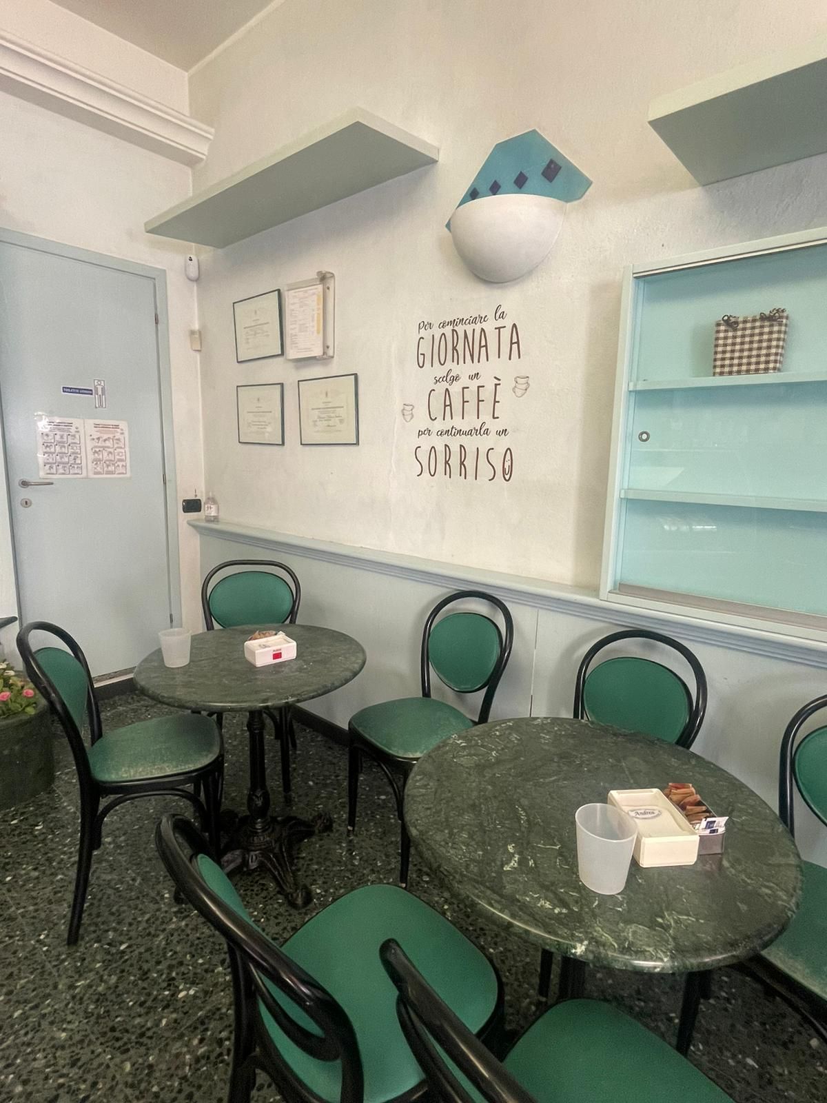 sala interna Pasticceria Andrea Rivergaro Piacenza