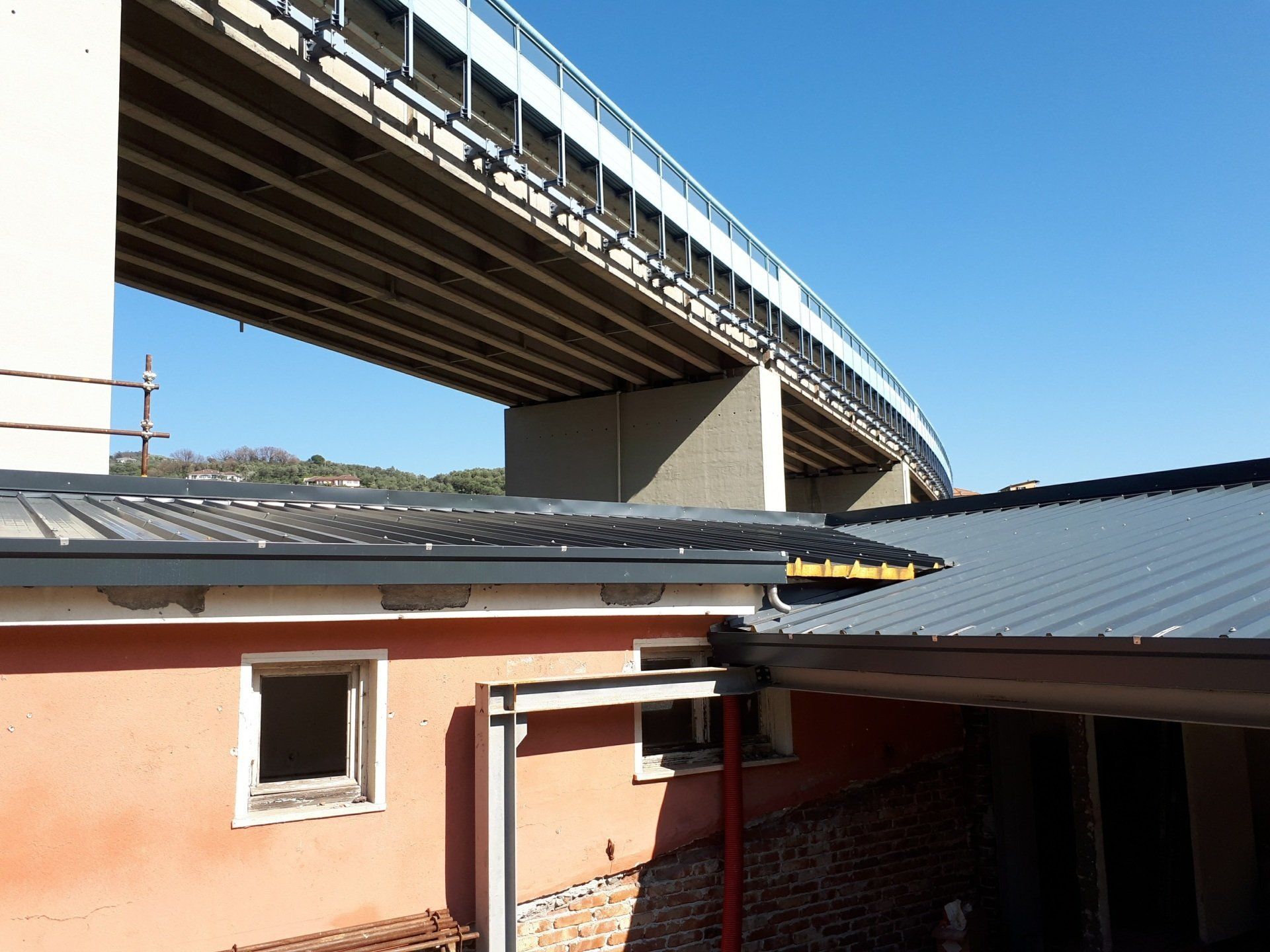 Coperture Curve, Pannelli coibentati e lamiere grecate