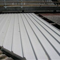 tetto isolato con materiale coibentato