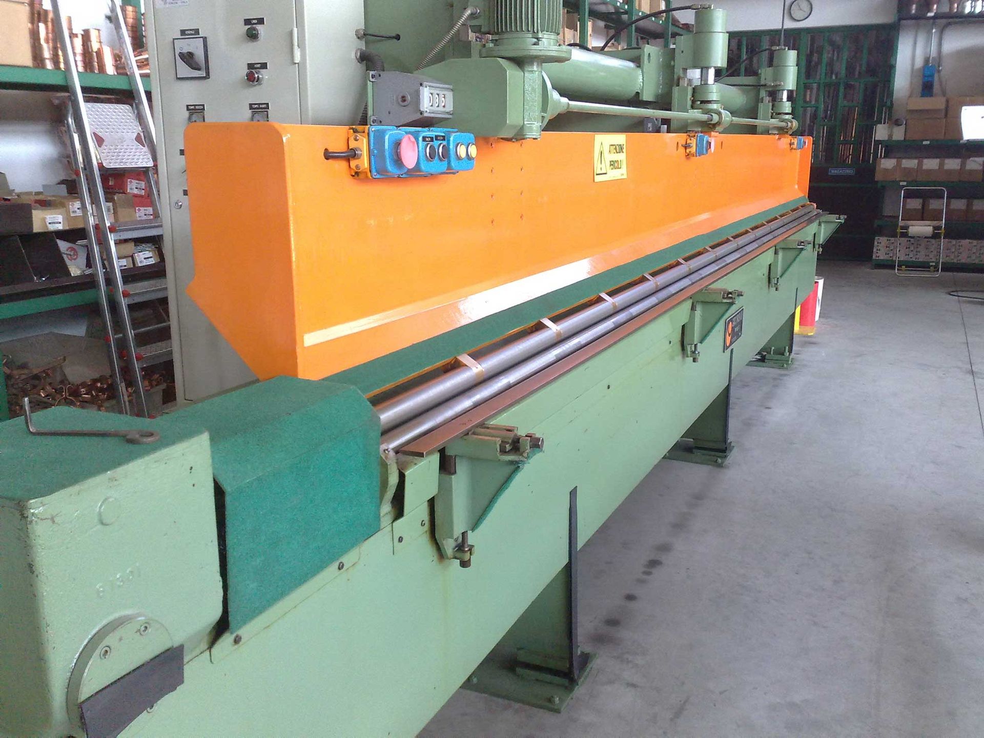 macchinario per la produzione di grondaie in Liguria