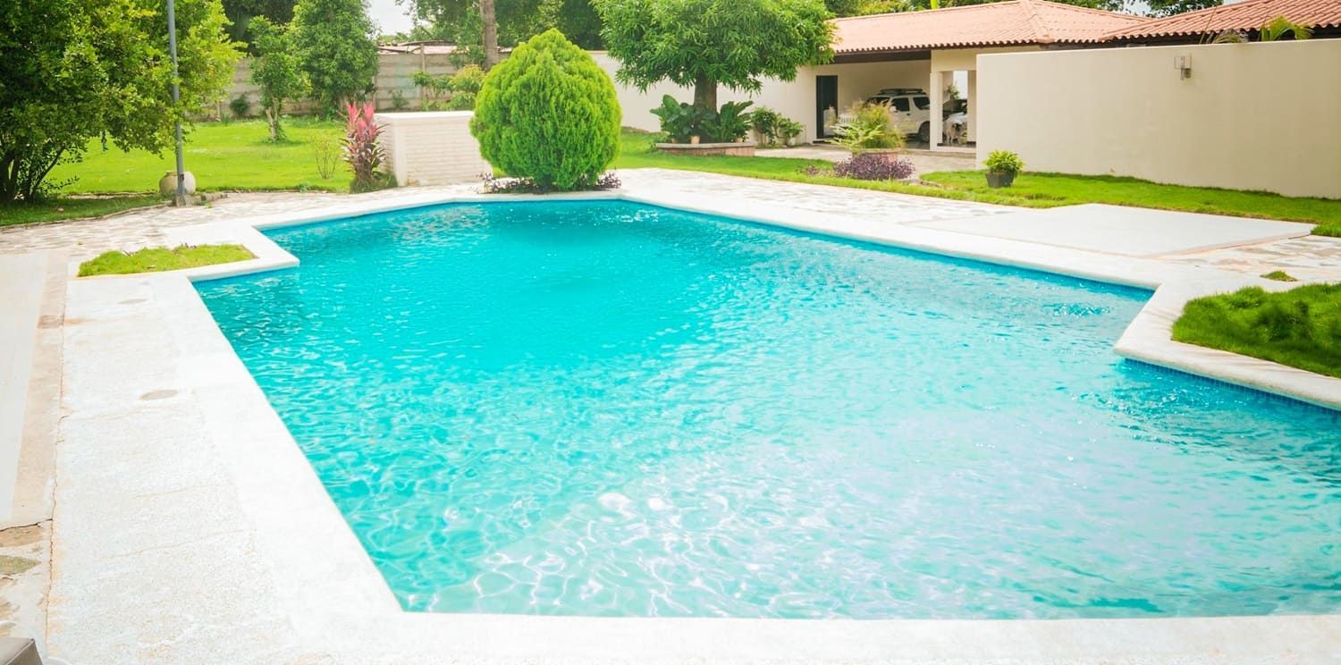 how to maintain clear pool water