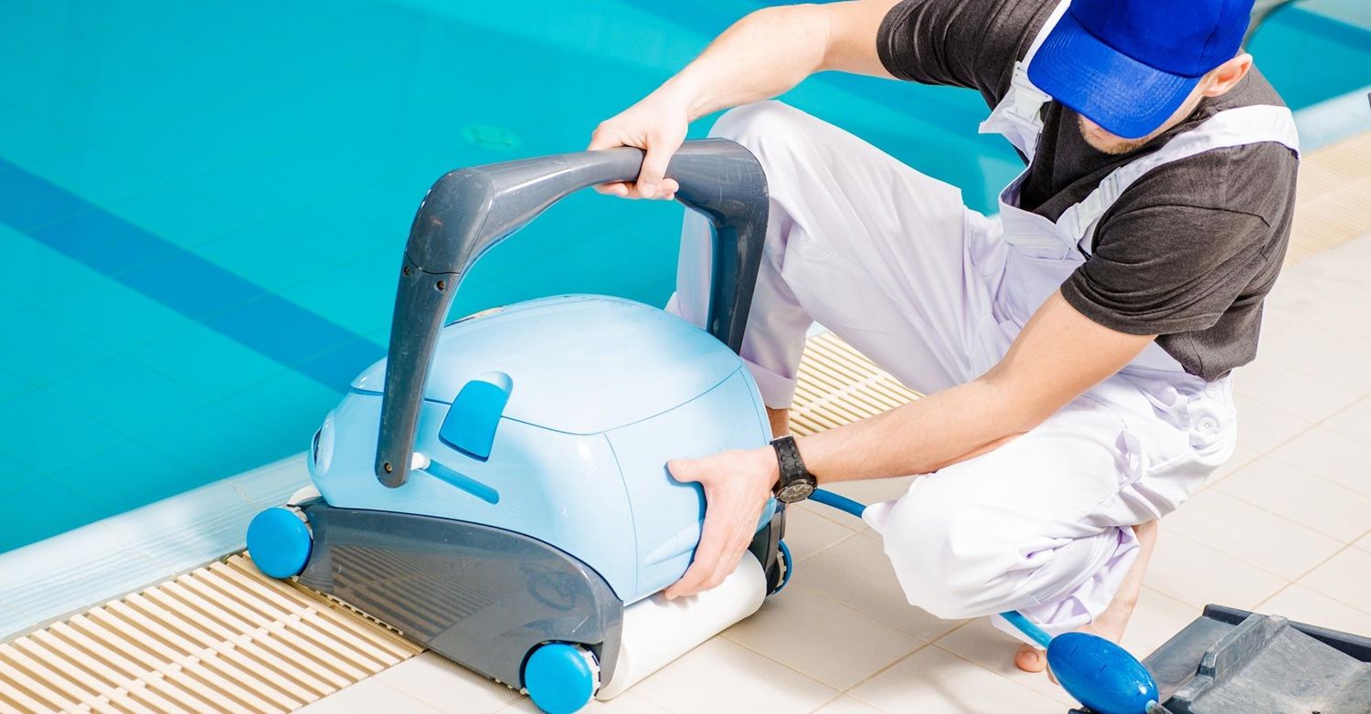 pool vacuum vs robotic cleaner
