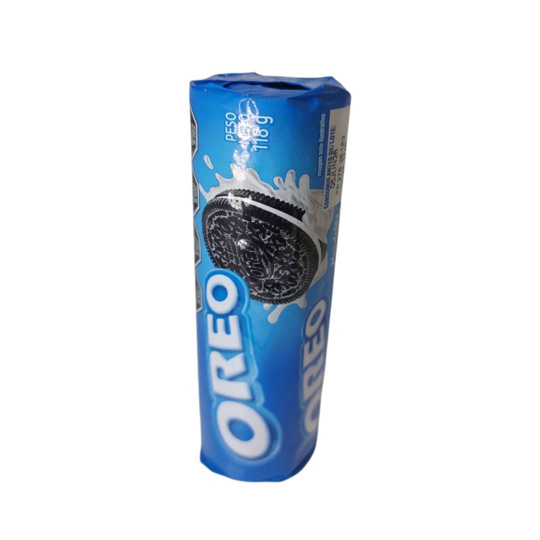 Paquete de galletas Oreo envuelto en azul con salpicaduras blancas y logotipo.