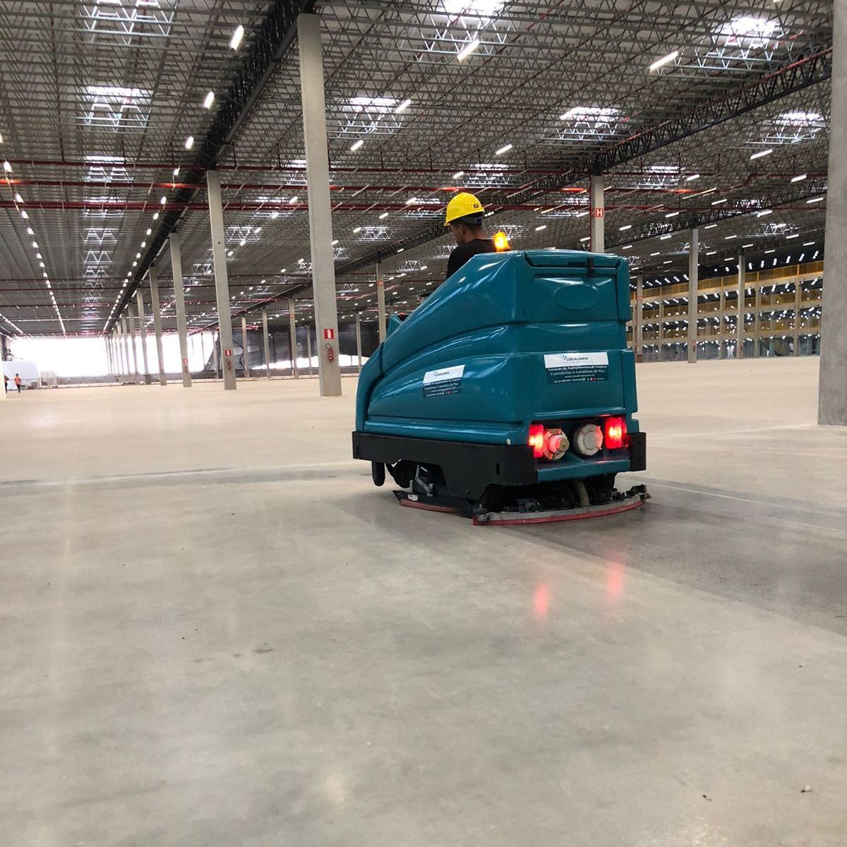 Lavadoras de piso industrial, AlfaTennant, Tennant, Alfa Tennant, localimpo, localimp, vulcan, limpeza mecanizada, promolimp, ecologica, karcher, nilfisk, viper, tuffan