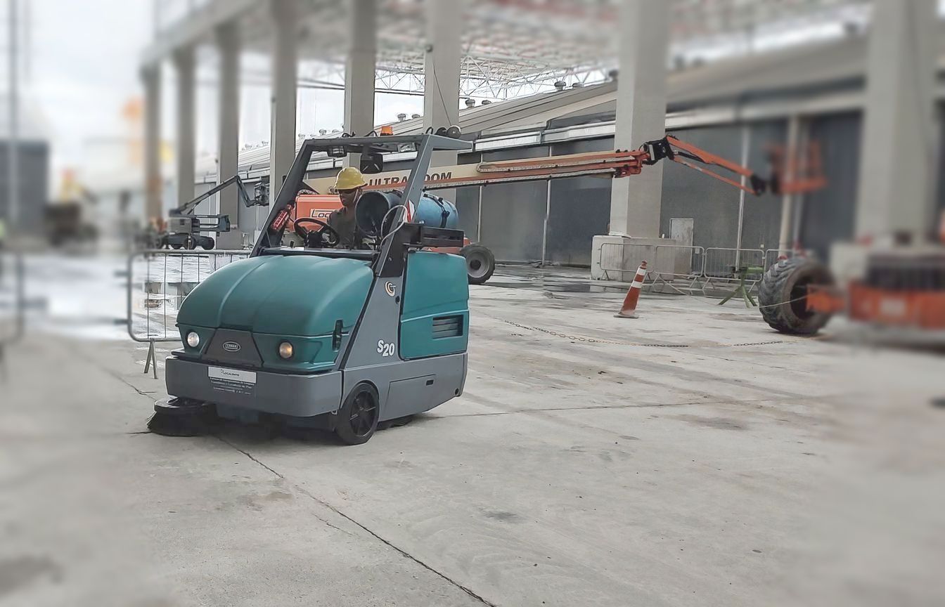 Varredeira de piso, Tennant S30, alfa tennant, tennant, promolimp, limpeza mecaniza, vulcan,  ecologica, localimp, localimpo