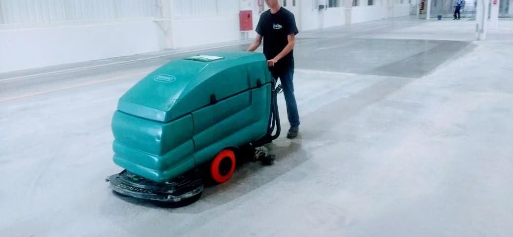 lavadora tracionaria, lavadora 5680, Lavadora de piso, alfatennant A300, lavadora de piso a pé, lavadora de piso a bateria, lavadora de piso manual, lavadora de empurrar, lavadora M20, lavadora T16, lavadora brava, lavadora A250, lavadora T20