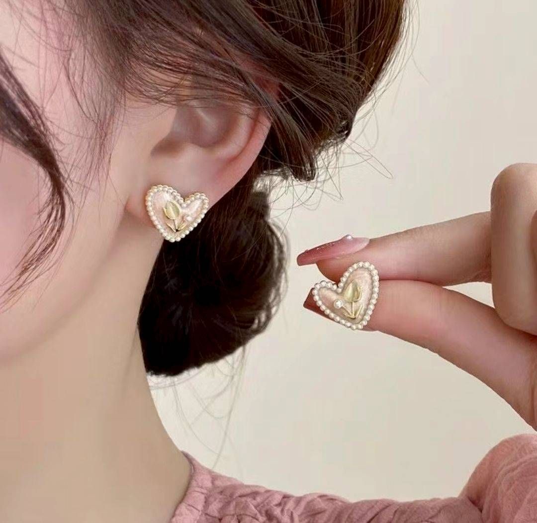 韓系愛心鬱金香耳針｜氣質百搭高級感耳環