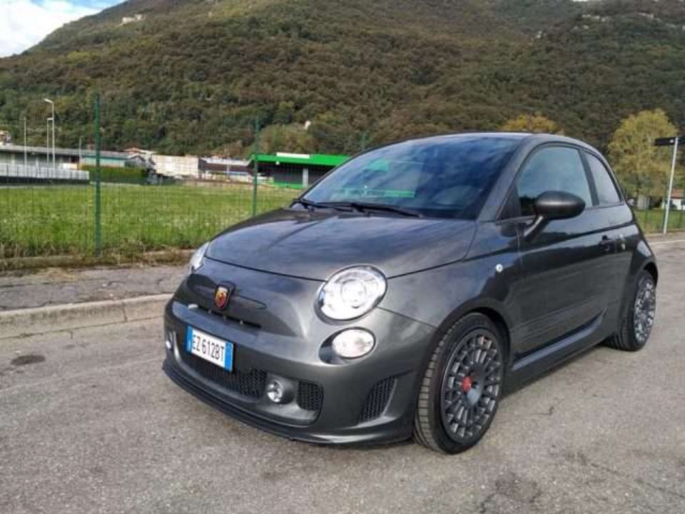 auto fiat 500 abarth