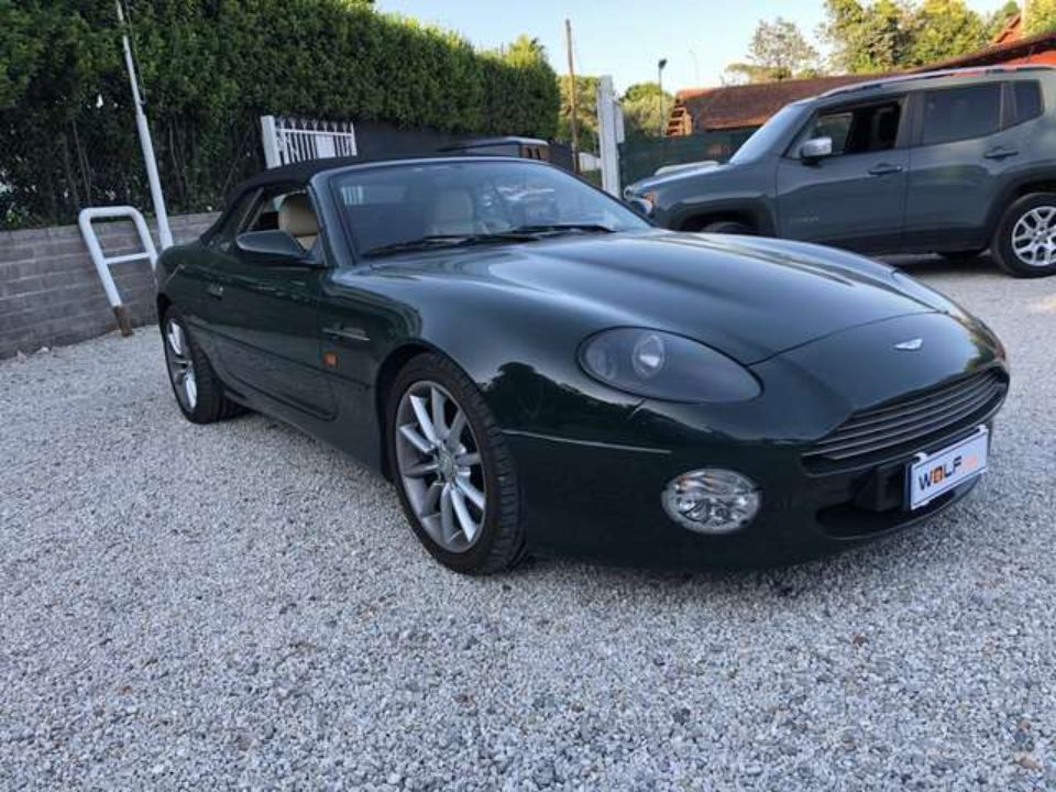 auto sportiva di lusso