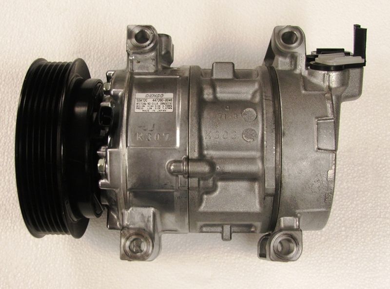 motore auto aston martin