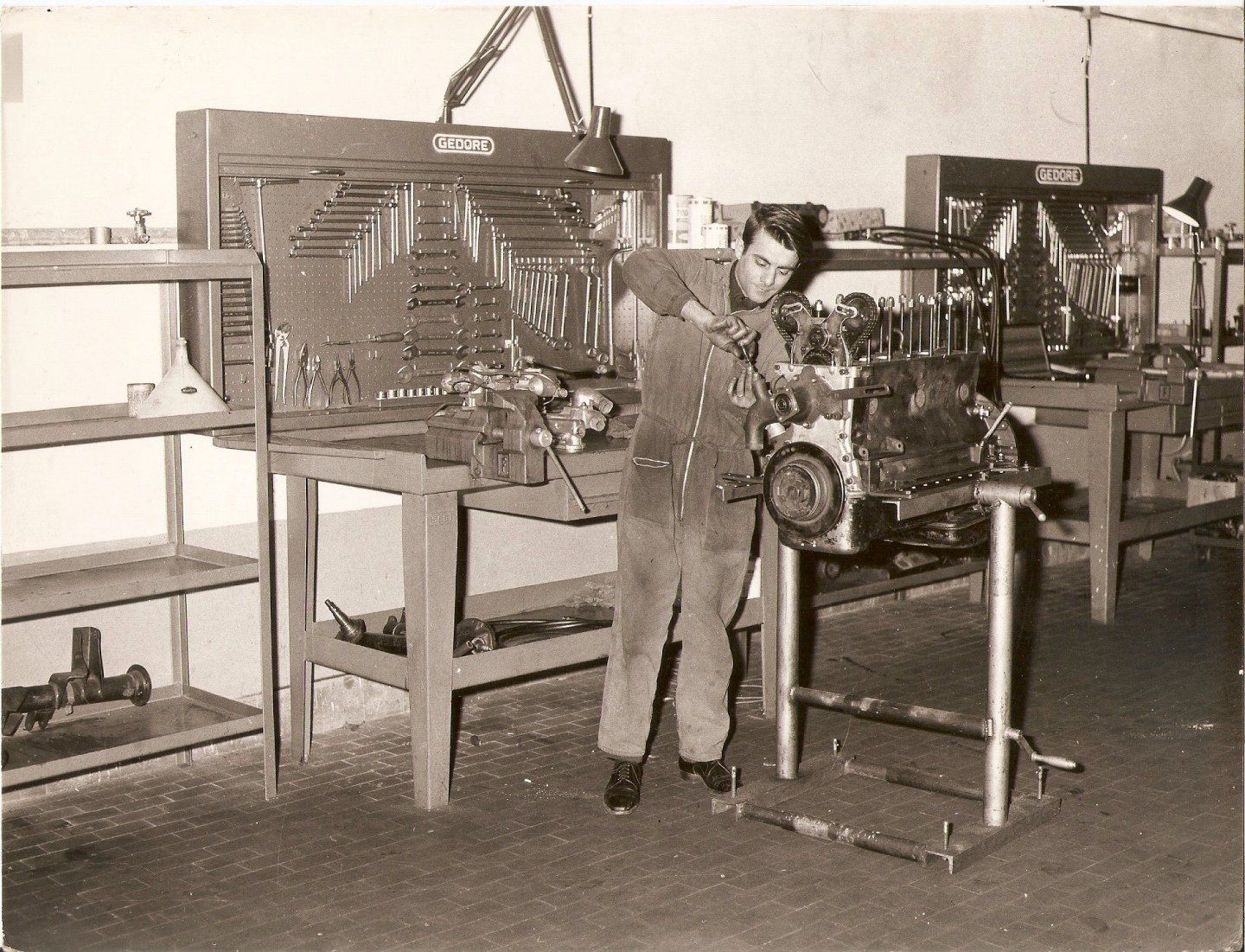 foto d'epoca di un restauro