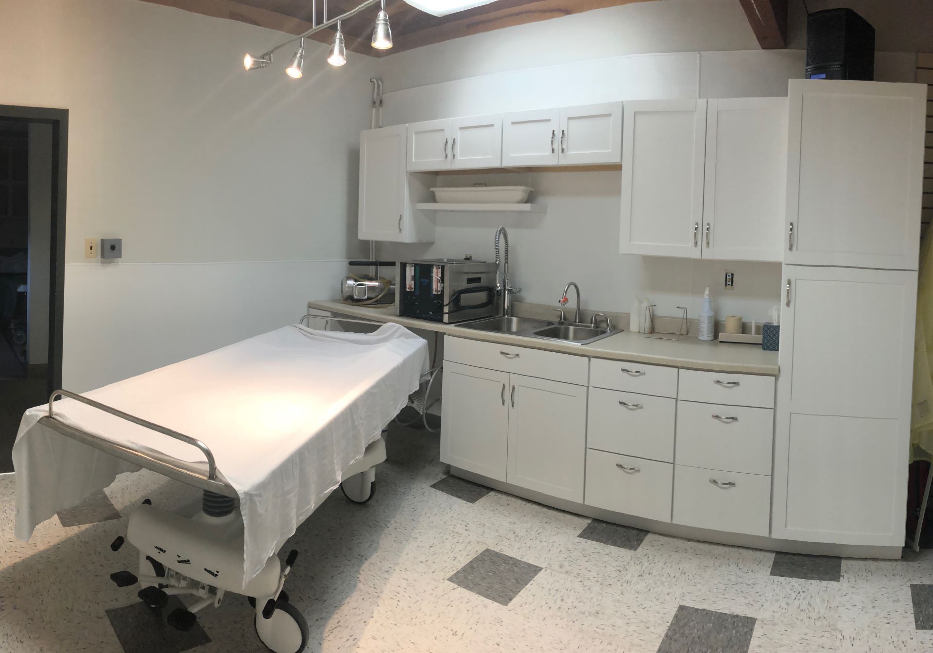 Carpenter Breland Embalming Room