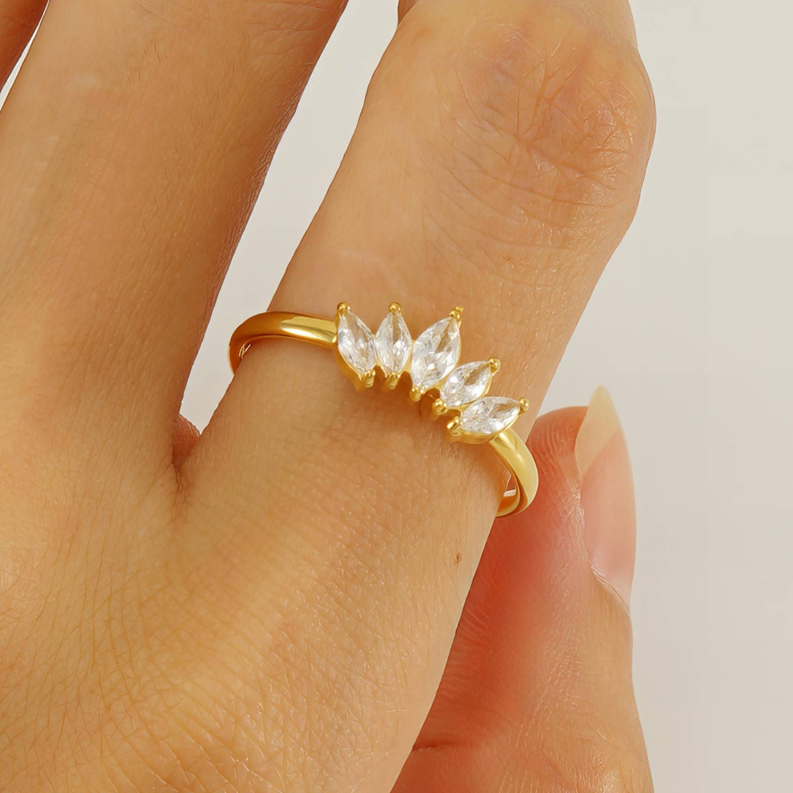 CROWN ZIRCONIA RING