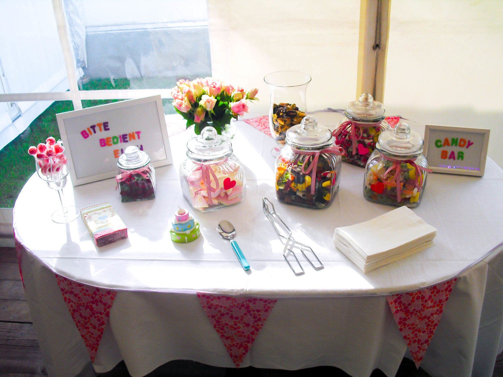 Dekorierter Tisch, Süßigkeiten