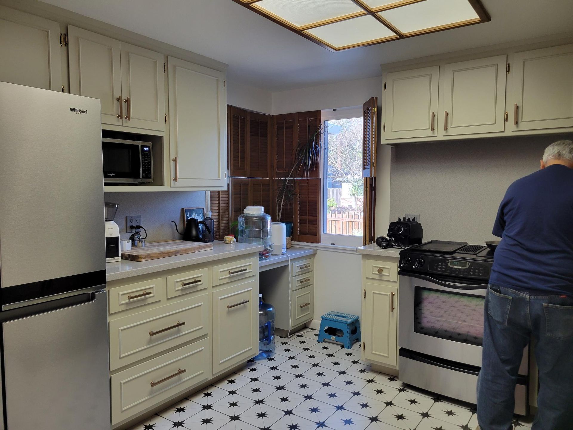 after cabinet refinishing services