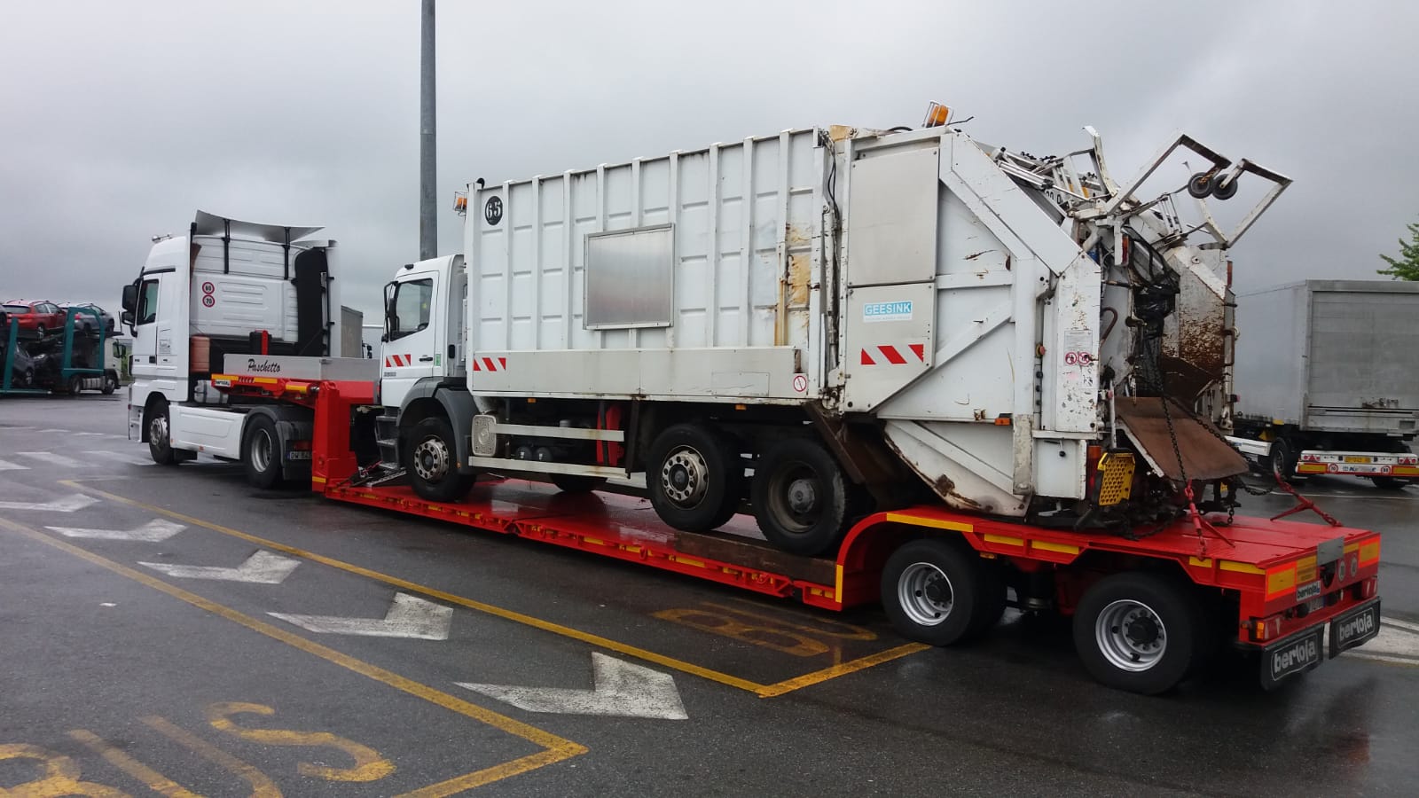 Rimorchio pattumiera