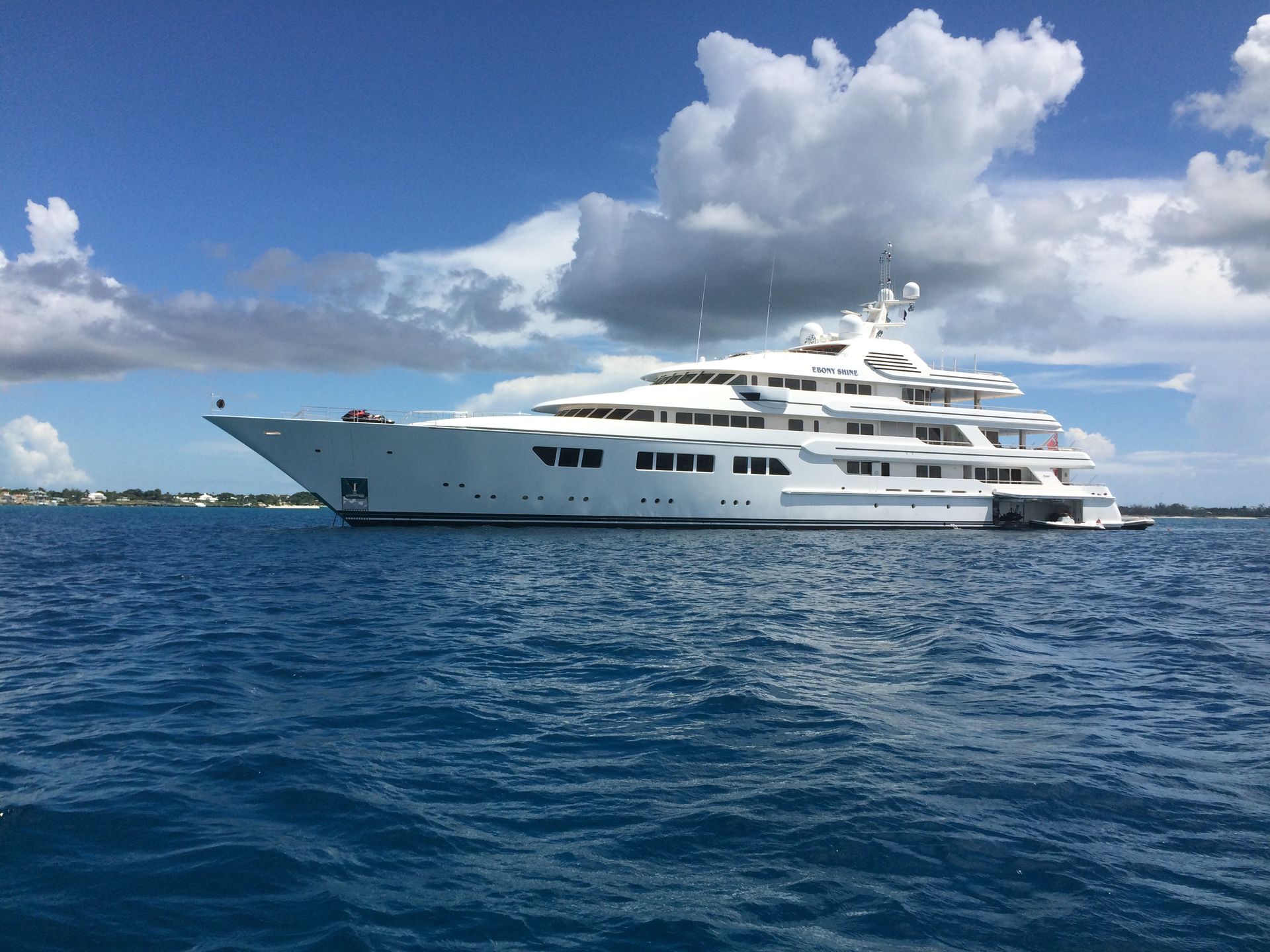 feadship my ebony shine