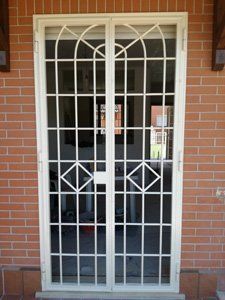 porta con grate