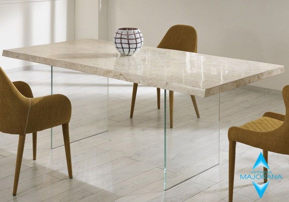 tavolo in vetro per uffici